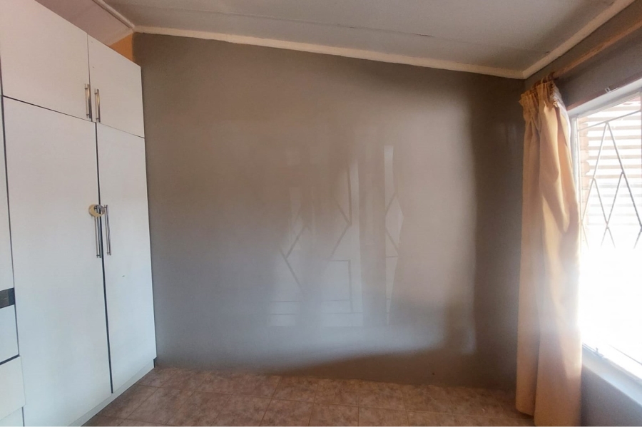 2 Bedroom Property for Sale in Roodepan Northern Cape